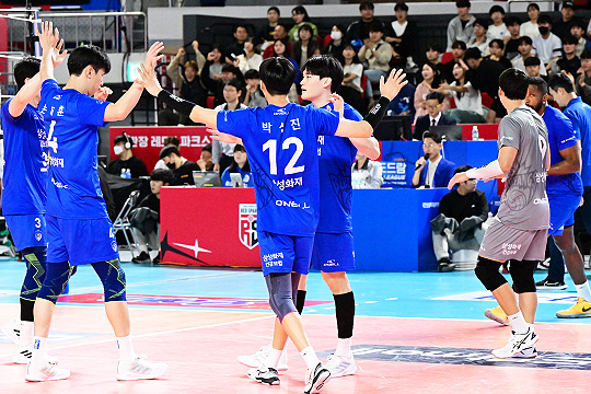 삼성화재가 '디펜딩 챔피언' 대한항공을 잡았다(사진=KOVO)