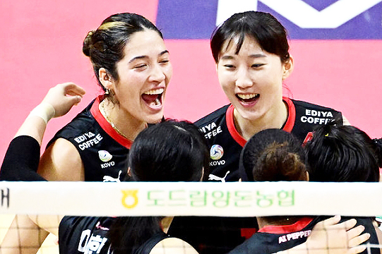 페퍼저축은행이 올 시즌 첫 승리를 알렸다. 올 시즌 2경기 만이다(사진=KOVO)