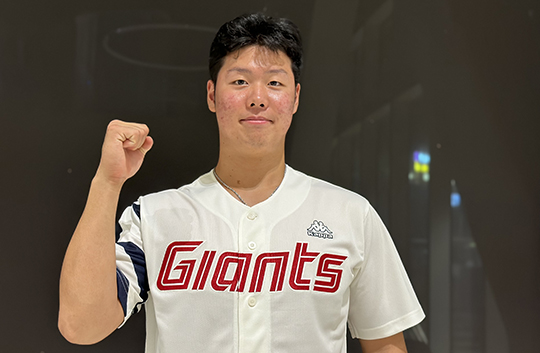 롯데 2024년 1라운드 지명 투수 겸 타자 전미르(사진=롯데)