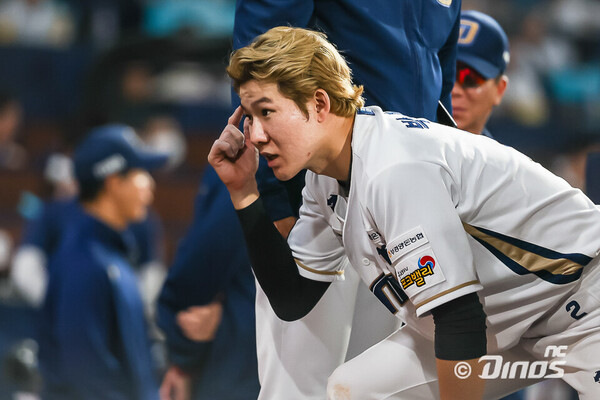 동료에게 생각하는 플레이를 강조하는 박민우(사진=NC)