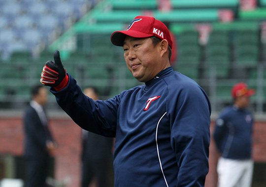 KIA가 나카무라 타케시 코치를 마무리 캠프 인스트럭터로 초빙했다(사진=KIA)