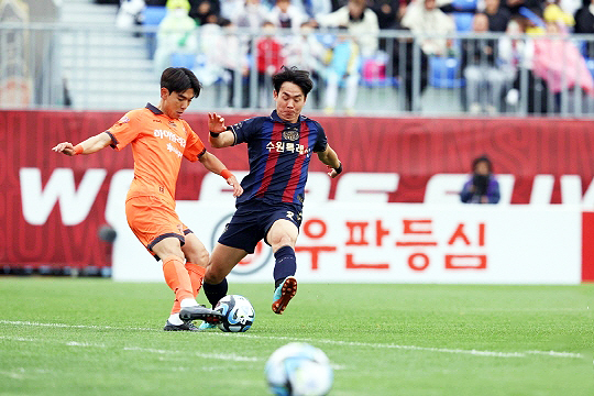 김대원(사진 왼쪽)(사진=한국프로축구연맹)