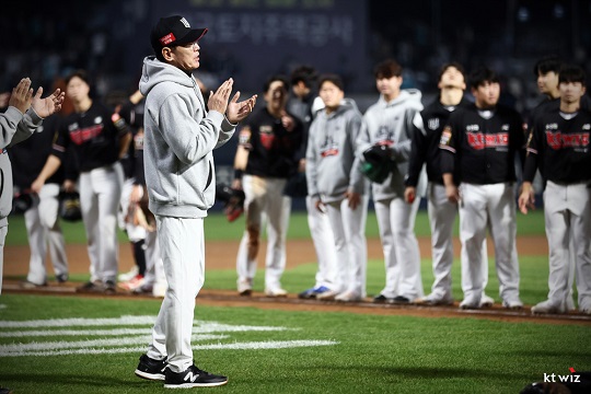 KT가 플레이오프 리버스 스윕을 통해 한국시리즈에 진출했다(사진=KT)