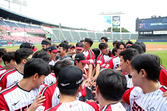 2023 KBO리그 정규시즌 우승팀 LG 선수단의 모습(사진=LG)