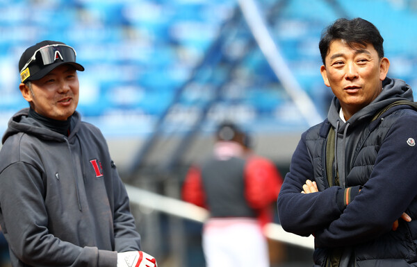 경질당한 김원형 감독과 김성용 단장(사진=SSG)