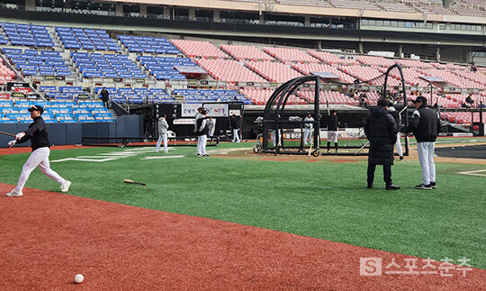 한국시리즈 4차전을 앞둔 KT 선수단 훈련 모습(사진=스포츠춘추 김종원 기자)