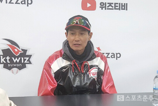 한국시리즈 4차전 종료 후 LG 염경엽 감독(사진=스포츠춘추 김종원 기자)