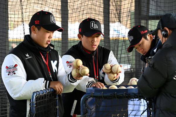 김태균 야구캠프 행사 장면(사진=티케이오시비)