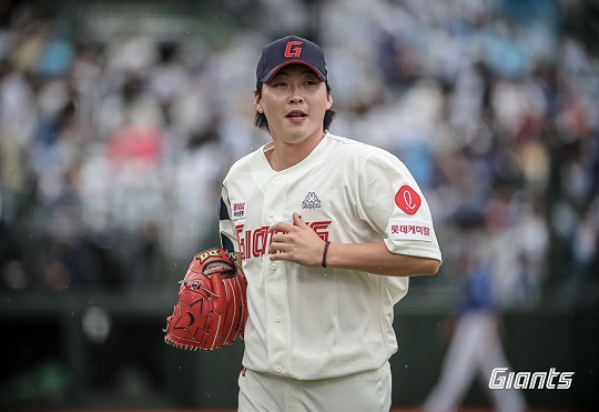 전 롯데 우완 문경찬(사진=롯데)