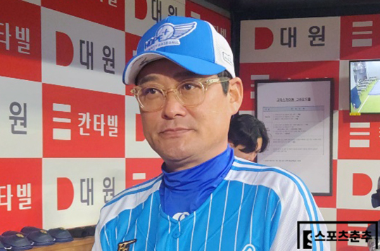 ‘제11회 희망더하기 자선야구대회’에서 종범신 팀 감독을 맡은 이종범 전 LG 코치(사진=스포츠춘추 김종원 기자)