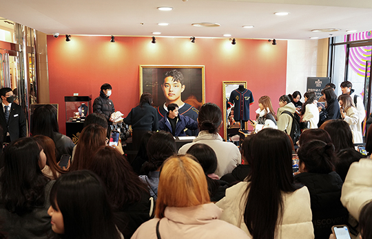 29일 대전시 둔산동에서 진행된 문동주 팬 사인회(사진=한화)