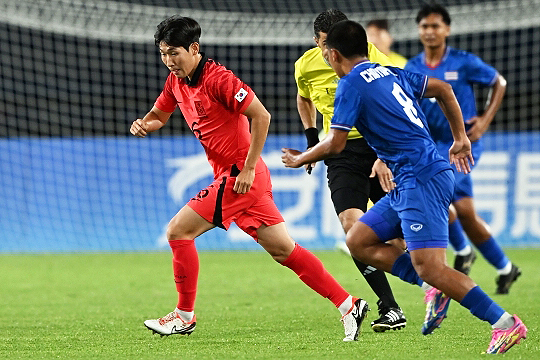 홍현석(사진 왼쪽)(사진=대한축구협회)