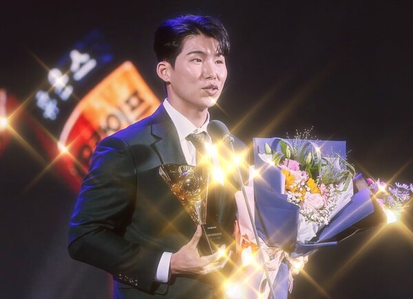 2루수 골든글러브를 수상한 김혜성(사진=키움)