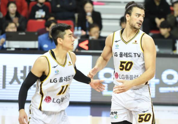양홍석과 아셈 마레이(사진=KBL)