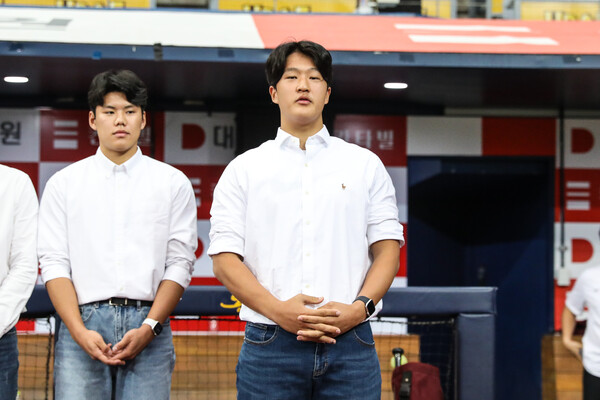 키움의 미래 선발투수 김윤하와 전준표(사진=키움)