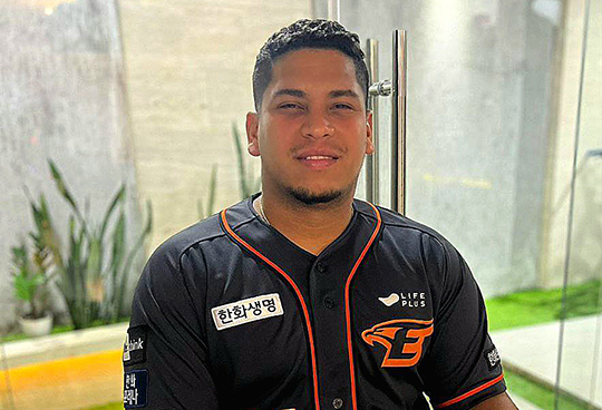 한화와 재계약을 맺은 좌완 산체스(사진=한화)