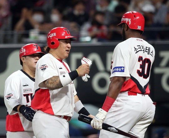 베테랑 최형우는 KIA 타선의 중심이다(사진=KIA)