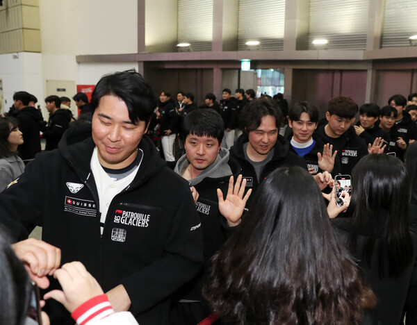 선수들과 팬들이 함께한 행사(사진=SSG)