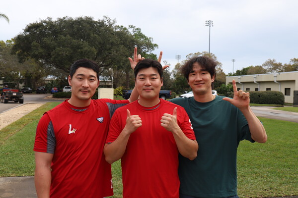 하재훈과 박대온, 박종훈(사진=SSG)