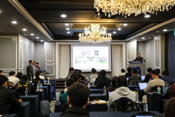 KBO가 서울시리즈를 위해 한국을 찾은 MLB 관계자들과 교류 세미나를 개최했다(사진=KBO)