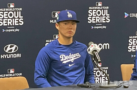 선발 등판 하루 전인 20일 미디어 인터뷰에 참석한 다저스 투수 야마모토 요시노부(사진=스포츠춘추 배지헌 기자)