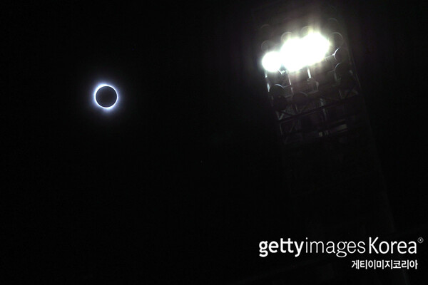 클리블랜드 홈구장에서 관찰된 개기일식(사진=게티이미지코리아)