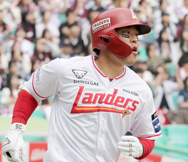 7호 홈런을 날린 한유섬(사진=SSG)