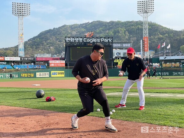 경기전 한준수가 수비 훈련을 소화하고 있다(사진=스포츠춘추 배지헌 기자)