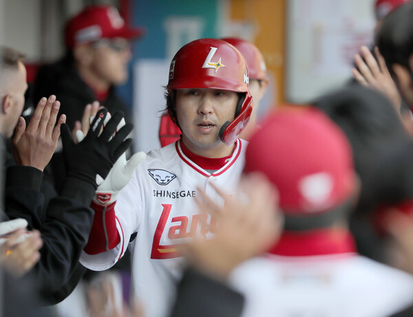 홈런 신기록을 앞둔 최정(사진=SSG)