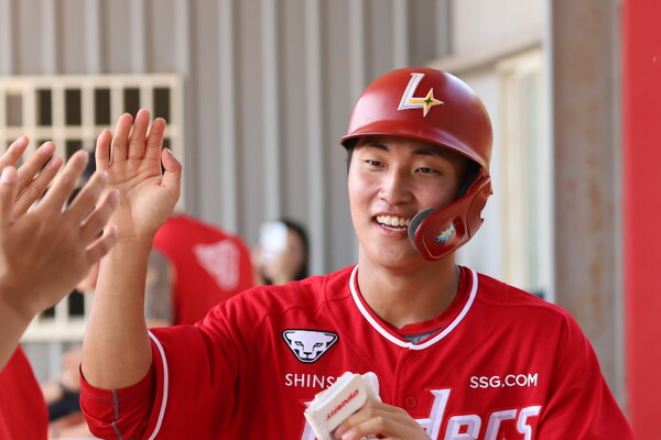 SSG 내야의 신성 박지환(사진=SSG)