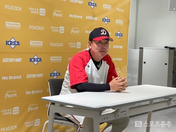 2년 연속 우승에 도전하는 덕수고 정윤진 감독(사진=스포츠춘추 배지헌 기자)