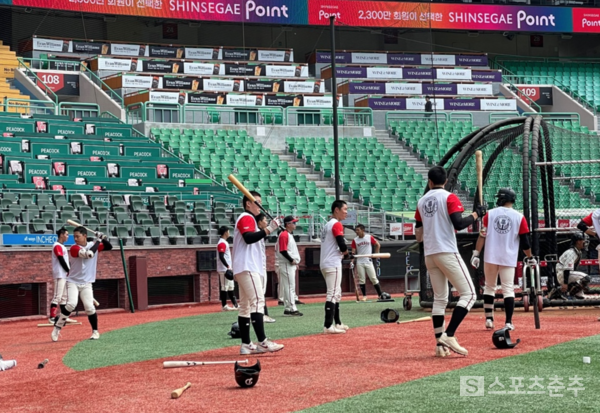 경기전 훈련하는 덕수고(사진=스포츠춘추 배지헌 기자)