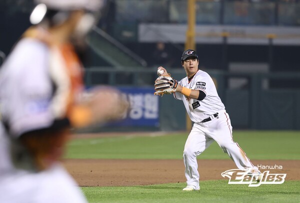 여러차례 멋진 3루 수비를 보여준 노시환(사진=한화)
