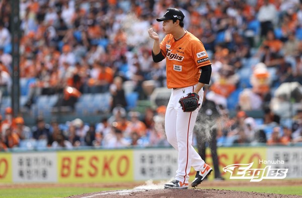 힘든 시간을 보낸 문동주(사진=한화)