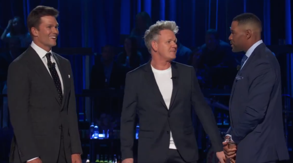 톰 브래디의 FOX 계약 소식을 알리는 이벤트에 유명 요리사 고든 램지가 등장했다.