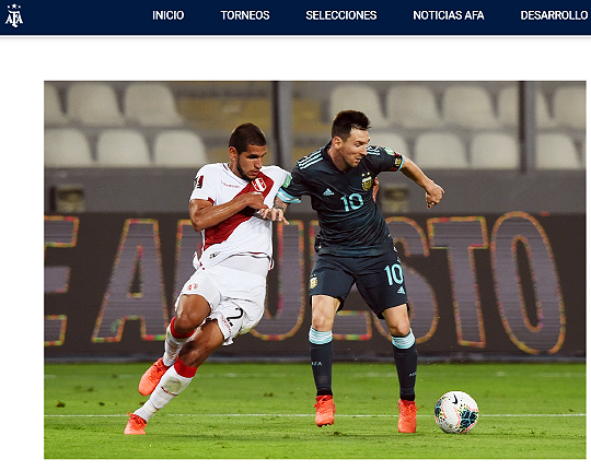 역대 최고의 선수로 꼽히는 리오넬 메시(사진 오른쪽)(사진=아르헨티나 축구협회)