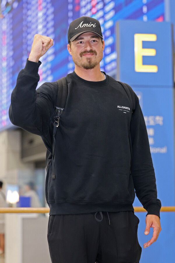 발라조빅이 인천공항을 통해 입국했다(사진=두산)