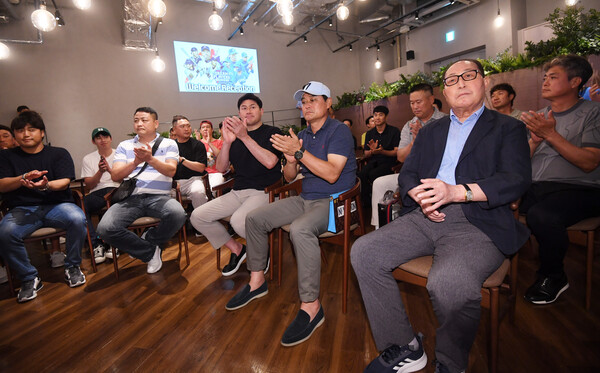 한일 드림 플레이어즈 게임을 앞둔 한국 레전드들(사진=사진공동취재단)