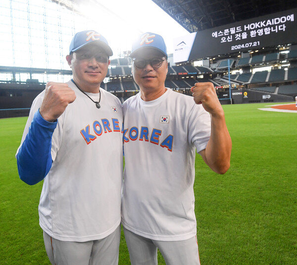 경기전 그라운드 훈련에 나선 한국 레전드들(사진=사진공동취재단)