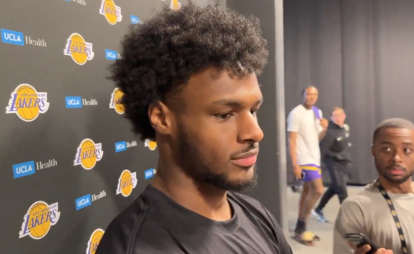 취재진과 만난 브로니 제임스(사진=Jovan Buha SNS)