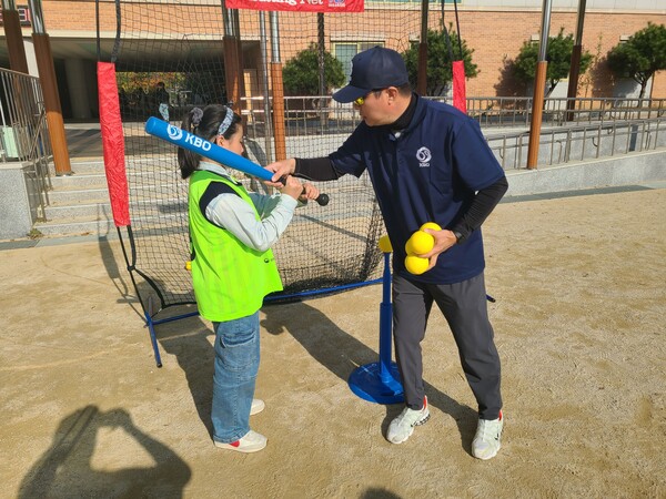 2024 KBO 찾아가는 티볼교실, 초등 190개교·고교 10개교서 진행(사진=KBO)