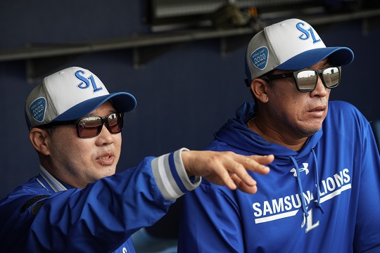 삼성 박진만 감독과 이병규 수석코치(사진=삼성)