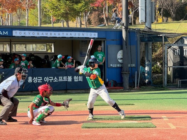 김태균 야구캠프 인터내셔널팀과 일본 도쿄 밤바아다 주니어팀이 함께한 한일교류전(사진=티케이오시비)