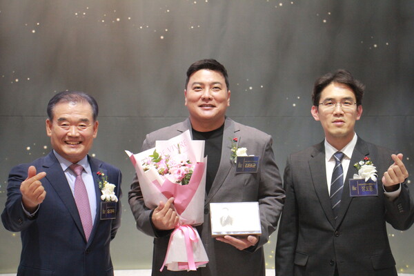 김태균이 대전사랑의열매 홍보대사로 위촉됐다(사진=티케이오시비)