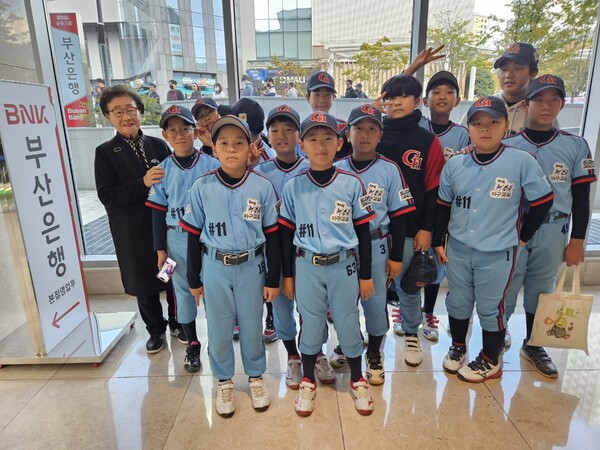 최동원유소년야구단과 해운대리틀야구단이 교토국제고에 응원 메시지를 보냈다(사진=최동원기념사업회)