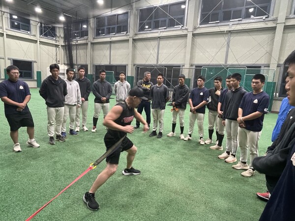 유소년 순회 부상방지 교육(사진=KBO)