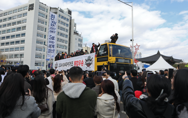 KIA 타이거즈의 카퍼레이드(사진=KIA)