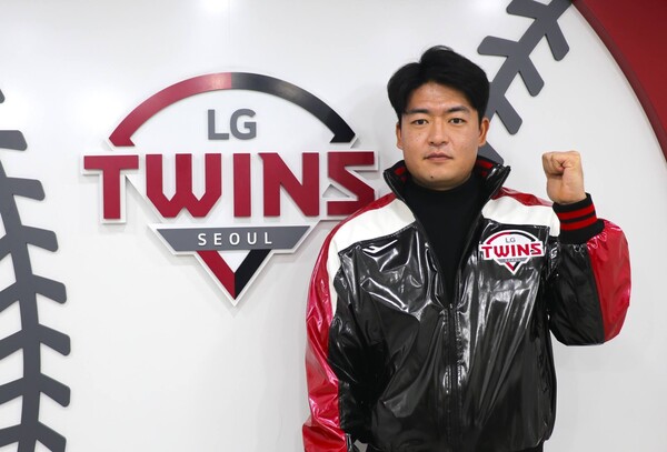 LG 유니폼을 입게 된 심창민(사진=LG)
