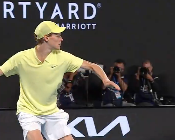 야닉 시너가 호주오픈 결승에 올랐다(사진=호주오픈 방송화면)