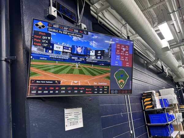 리노베이션을 마친 스타인브레너 필드(사진=크리스 커쉬너 SNS)